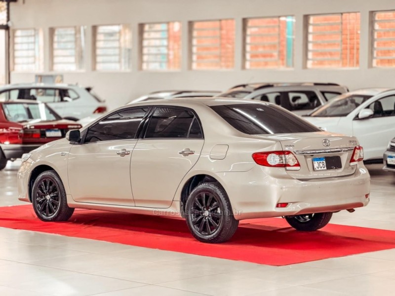 COROLLA 2.0 ALTIS 16V FLEX 4P AUTOMÁTICO - 2014 - NOVA PRATA