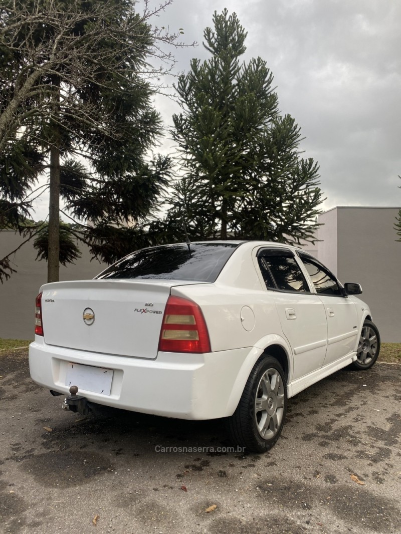 ASTRA 2.0 MPFI ADVANTAGE SEDAN 8V FLEX 4P MANUAL - 2011 - FARROUPILHA