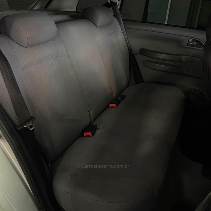 SPACEFOX 1.6 MI TREND 8V FLEX 4P MANUAL - 2007 - PORTãO