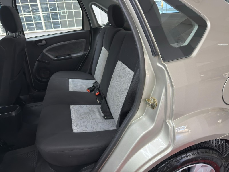 FIESTA 1.6 ROCAM SE SEDAN 8V FLEX 4P MANUAL - 2009 - CAXIAS DO SUL