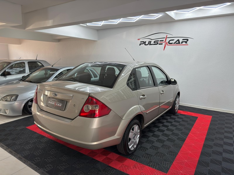 FIESTA 1.6 ROCAM SE SEDAN 8V FLEX 4P MANUAL - 2009 - CAXIAS DO SUL