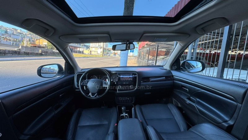 OUTLANDER 2.0 COMFORT 16V GASOLINA 4P AUTOMÁTICO - 2018 - CAXIAS DO SUL