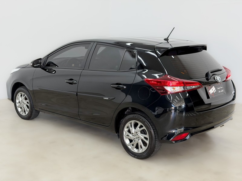 YARIS 1.5 XS 16V FLEX 4P AUTOMÁTICO - 2023 - CAXIAS DO SUL