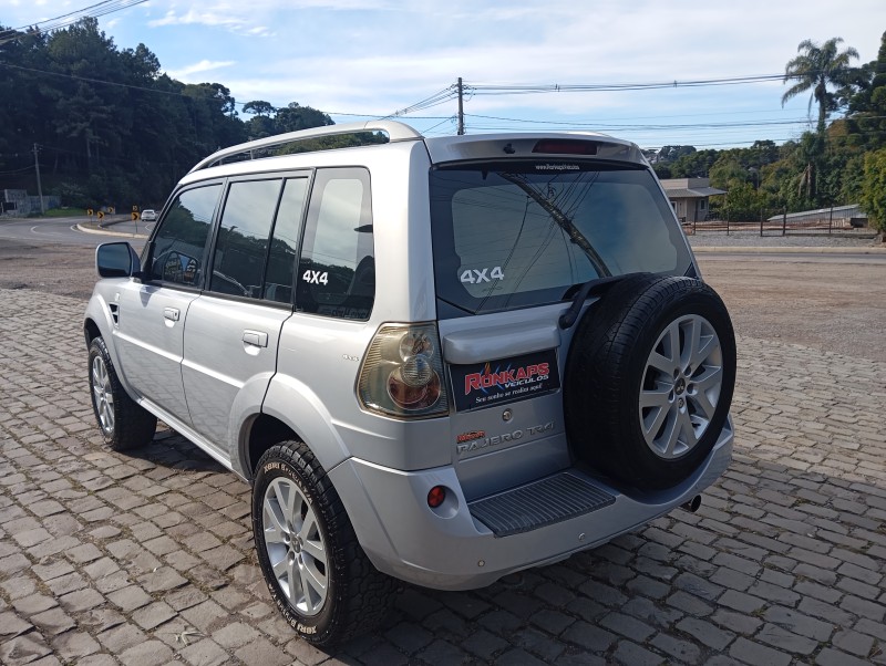 PAJERO TR4 2.0 4X4 16V 140CV FLEX 4P AUTOMÁTICO - 2010 - CAXIAS DO SUL