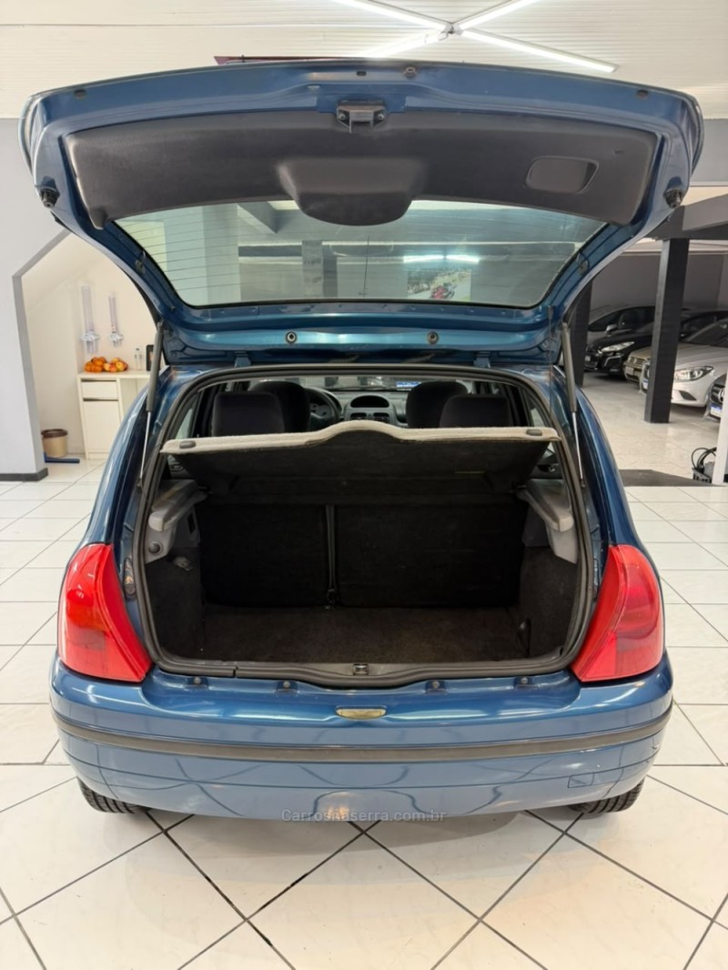 CLIO 1.6 RT 16V GASOLINA 4P MANUAL - 2000 - CAXIAS DO SUL