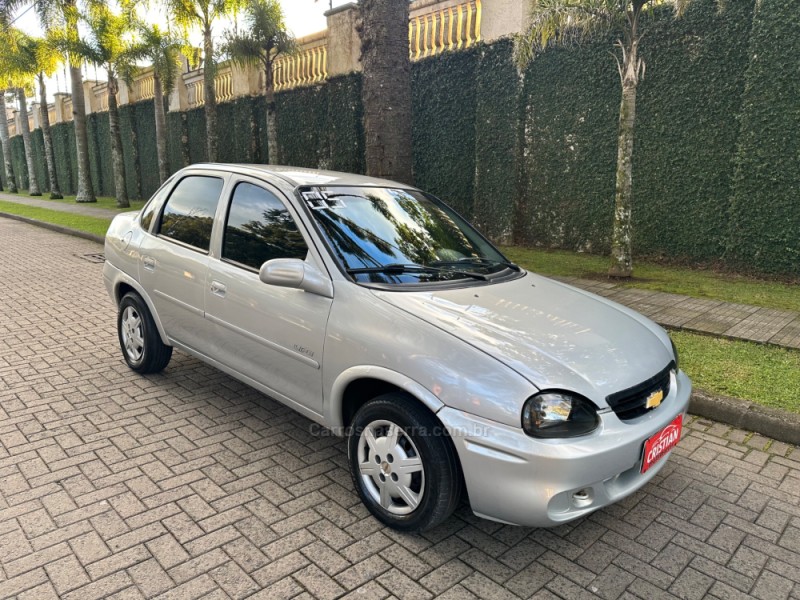 CORSA 1.0 MPFI CLASSIC SEDAN LIFE 8V FLEX 4P MANUAL - 2005 - CAXIAS DO SUL