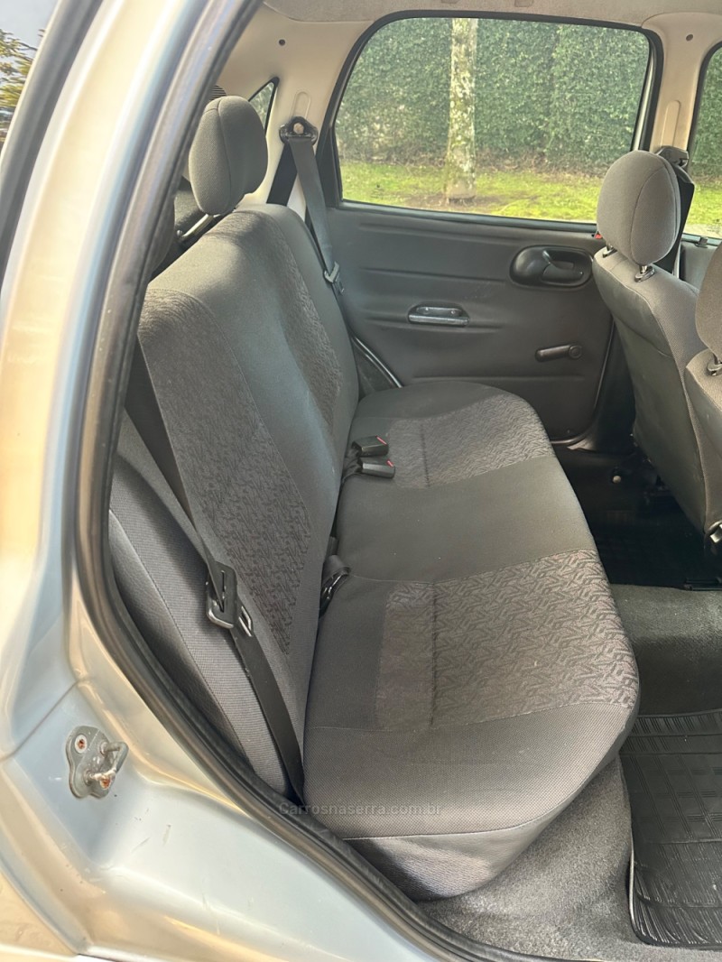 CORSA 1.0 MPFI CLASSIC SEDAN LIFE 8V FLEX 4P MANUAL - 2005 - CAXIAS DO SUL
