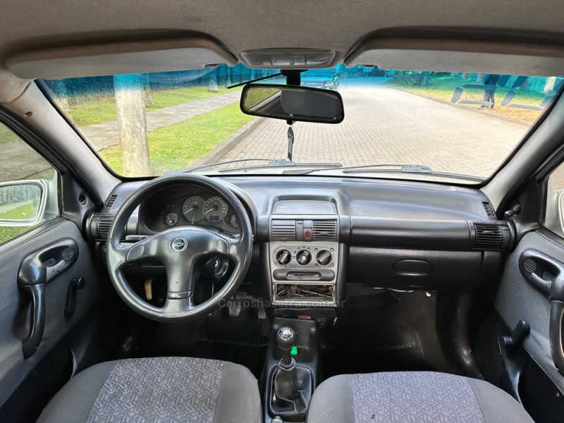 CORSA 1.0 MPFI CLASSIC SEDAN LIFE 8V FLEX 4P MANUAL - 2005 - CAXIAS DO SUL