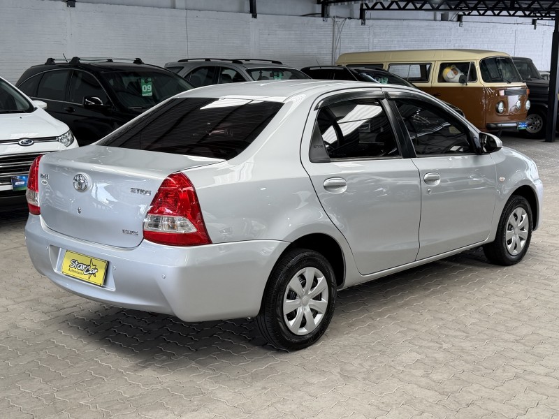 ETIOS 1.5 XS SEDAN 16V FLEX 4P MANUAL - 2014 - CAXIAS DO SUL