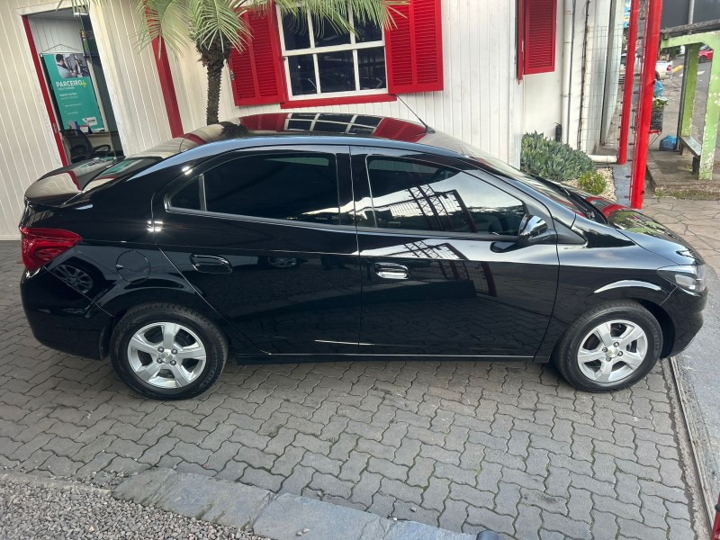 PRISMA 1.4 MPFI JOY 8V FLEX 4P MANUAL - 2019 - TRêS COROAS