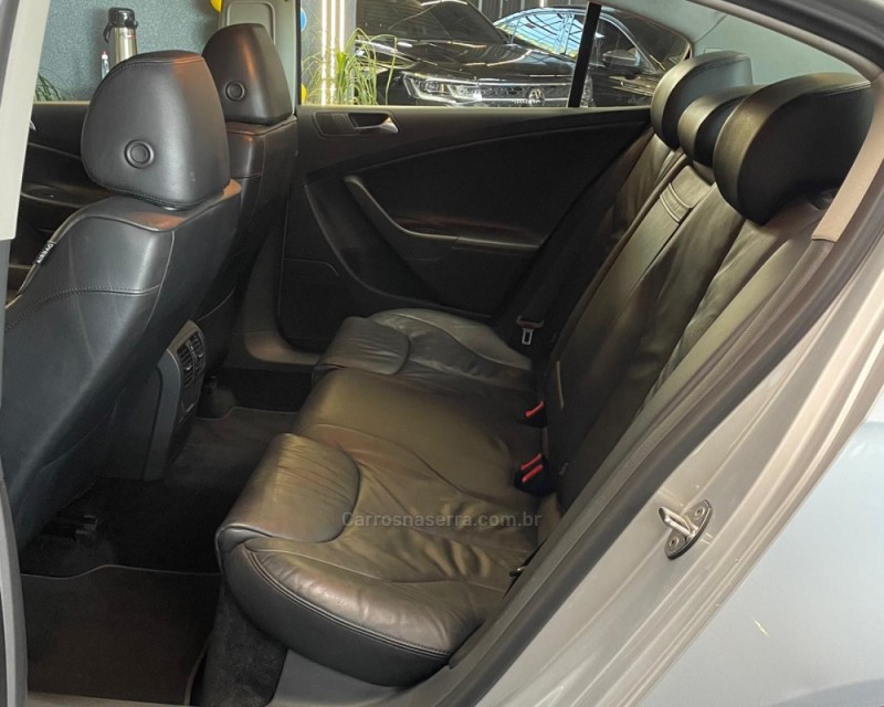 PASSAT 2.0 FSI COMFORTLINE 16V TURBO GASOLINA 4P TIPTRONIC - 2009 - VACARIA