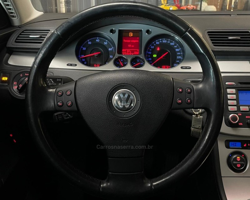 PASSAT 2.0 FSI COMFORTLINE 16V TURBO GASOLINA 4P TIPTRONIC - 2009 - VACARIA