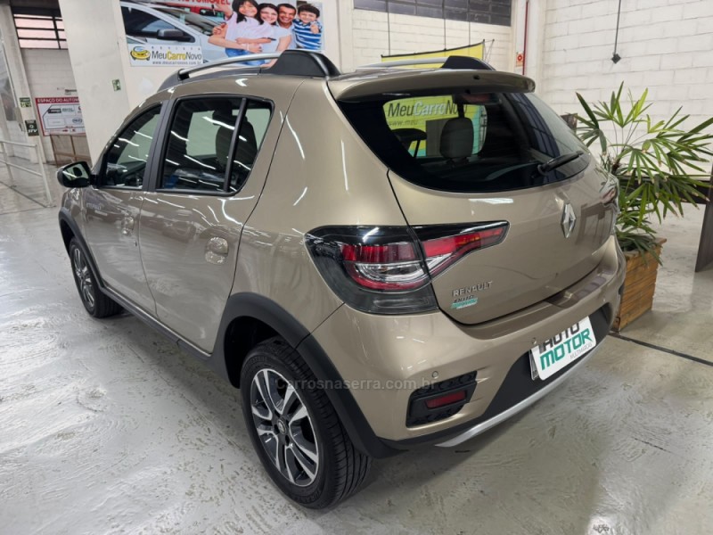 SANDERO 1.6 STEPWAY ICONIC X-TRONIC 16V FLEX 4P AUTOMÁTICO - 2020 - CAXIAS DO SUL
