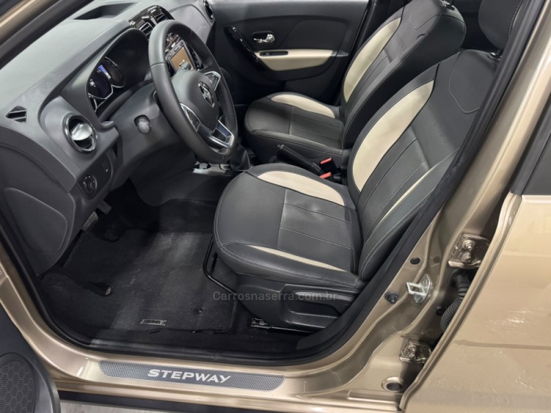 SANDERO 1.6 STEPWAY ICONIC X-TRONIC 16V FLEX 4P AUTOMÁTICO - 2020 - CAXIAS DO SUL