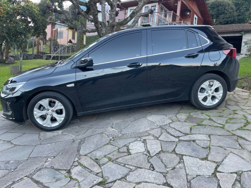 ONIX 1.0	PREMIER PLUS 8V TURBO FLEX 4P AUTOMÁTICO - 2021 - BENTO GONçALVES