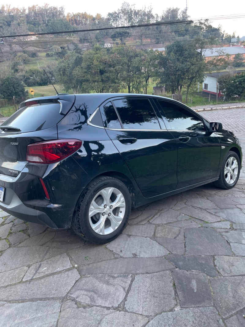 ONIX 1.0	PREMIER PLUS 8V TURBO FLEX 4P AUTOMÁTICO - 2021 - BENTO GONçALVES
