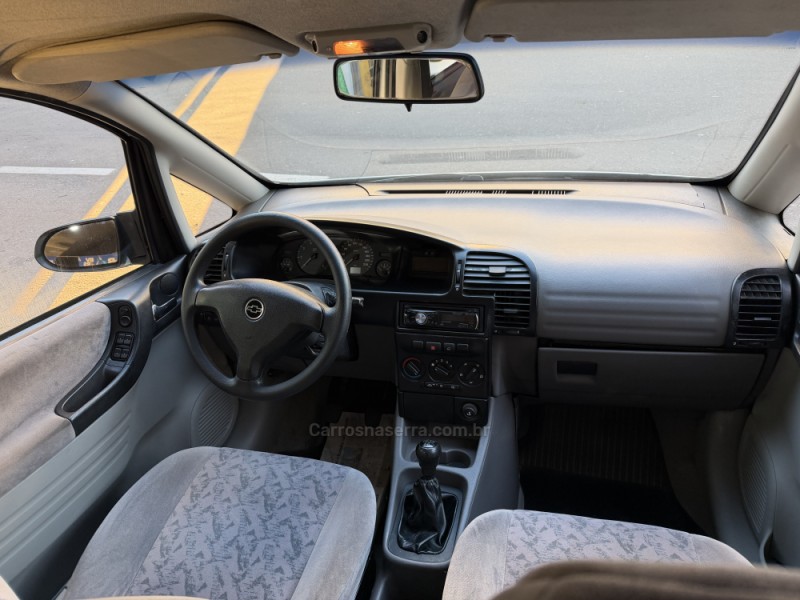 ZAFIRA 2.0 MPFI 16V GASOLINA 4P MANUAL - 2001 - BENTO GONçALVES