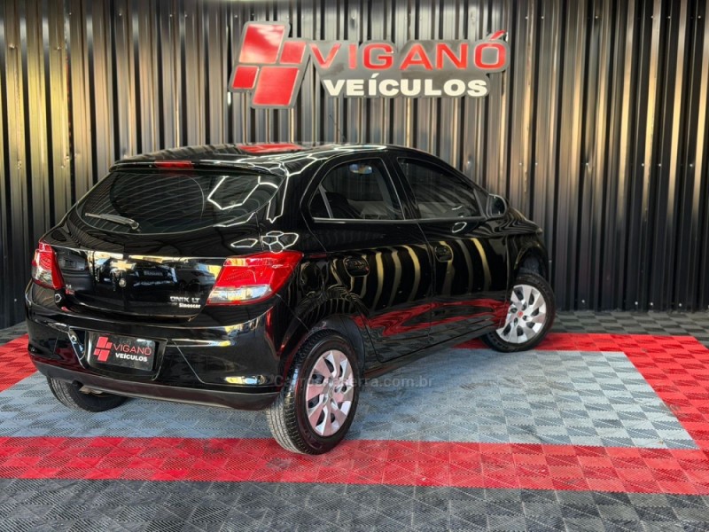 ONIX 1.4 MPFI LT 8V FLEX 4P MANUAL - 2014 - CAXIAS DO SUL