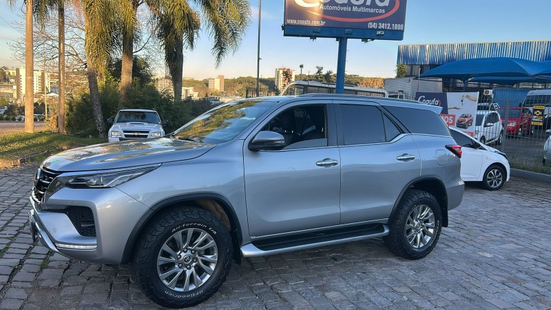 HILUX SW4 2.8 SRX 4X4 7 LUGARES 16V TURBO INTERCOOLER DIESEL 4P AUTOMÁTICO - 2021 - FARROUPILHA