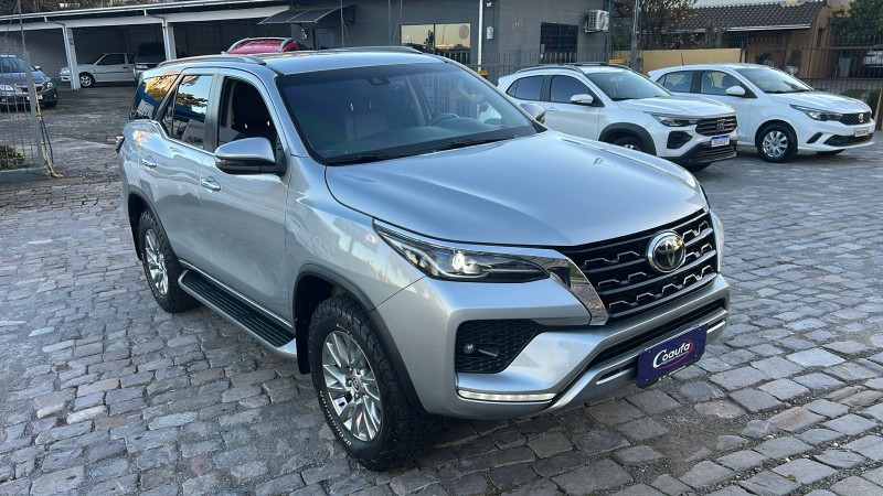 HILUX SW4 2.8 SRX 4X4 7 LUGARES 16V TURBO INTERCOOLER DIESEL 4P AUTOMÁTICO - 2021 - FARROUPILHA