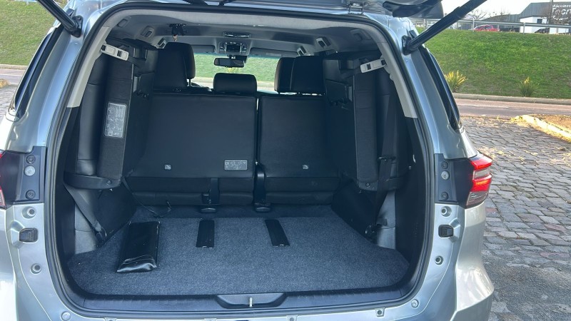 HILUX SW4 2.8 SRX 4X4 7 LUGARES 16V TURBO INTERCOOLER DIESEL 4P AUTOMÁTICO - 2021 - FARROUPILHA