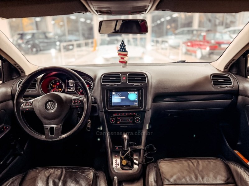 JETTA 2.5 I VARIANT 20V 170CV GASOLINA 4P TIPTRONIC - 2012 - NOVA PRATA
