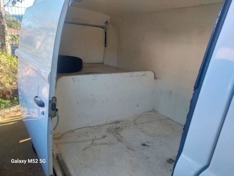 KOMBI 1.4 MI FURGÃO 8V FLEX 3P MANUAL - 2014 - SãO PEDRO DA SERRA