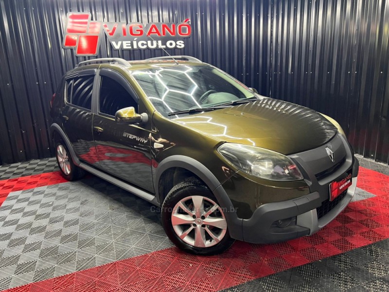 SANDERO 1.6 STEPWAY 8V FLEX 4P MANUAL - 2014 - CAXIAS DO SUL