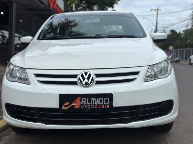 VOYAGE 1.0 MI CITY 8V FLEX 4P MANUAL - 2011 - PAROBé
