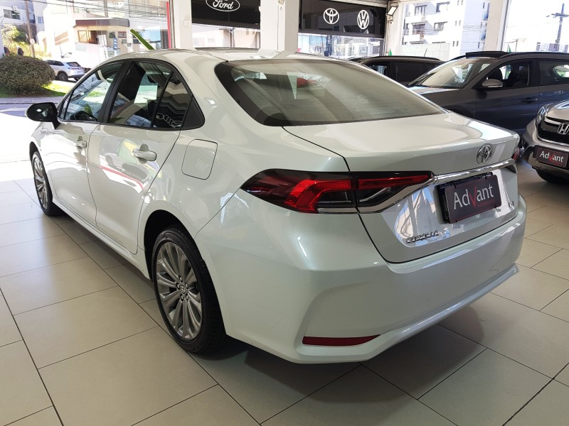 COROLLA 2.0 XEI 16V FLEX 4P AUTOMÁTICO - 2022 - CAXIAS DO SUL