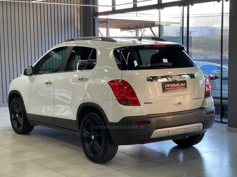 TRACKER 1.8 MPFI LTZ 4X2 16V FLEX 4P AUTOMÁTICO - 2014 - DOIS IRMãOS