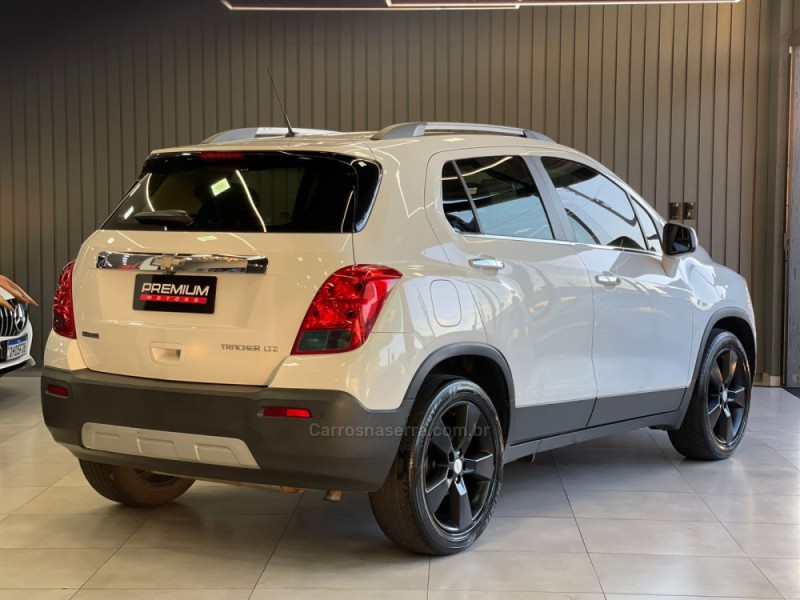 TRACKER 1.8 MPFI LTZ 4X2 16V FLEX 4P AUTOMÁTICO - 2014 - DOIS IRMãOS
