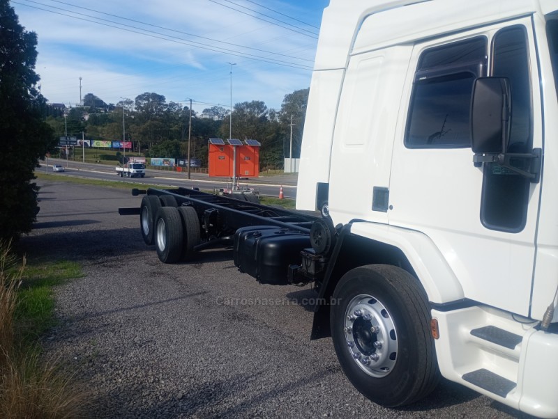 CARGO 2422 TOPLINE  - 2004 - FARROUPILHA