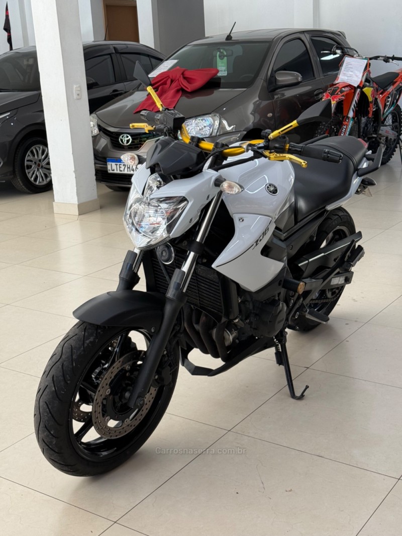 XJ6 N ABS - 2013 - FARROUPILHA