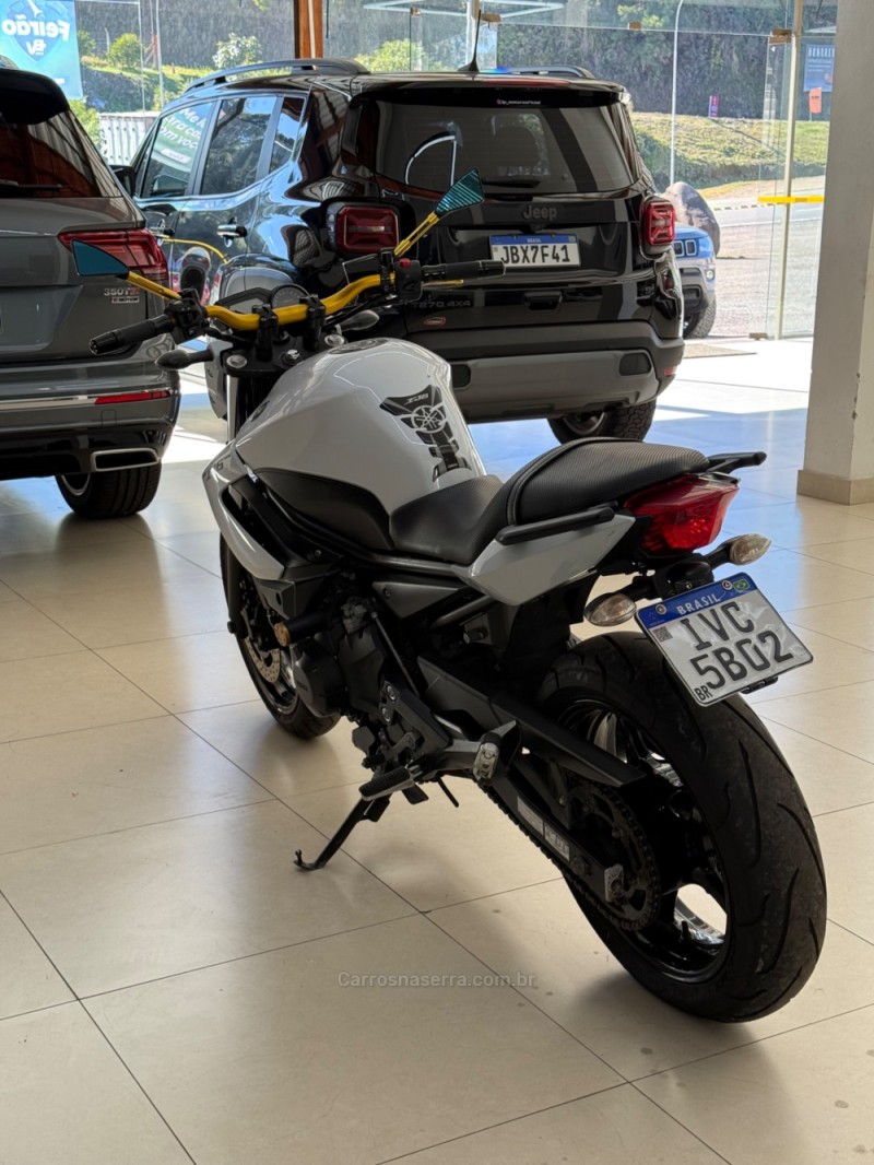 XJ6 N ABS - 2013 - FARROUPILHA