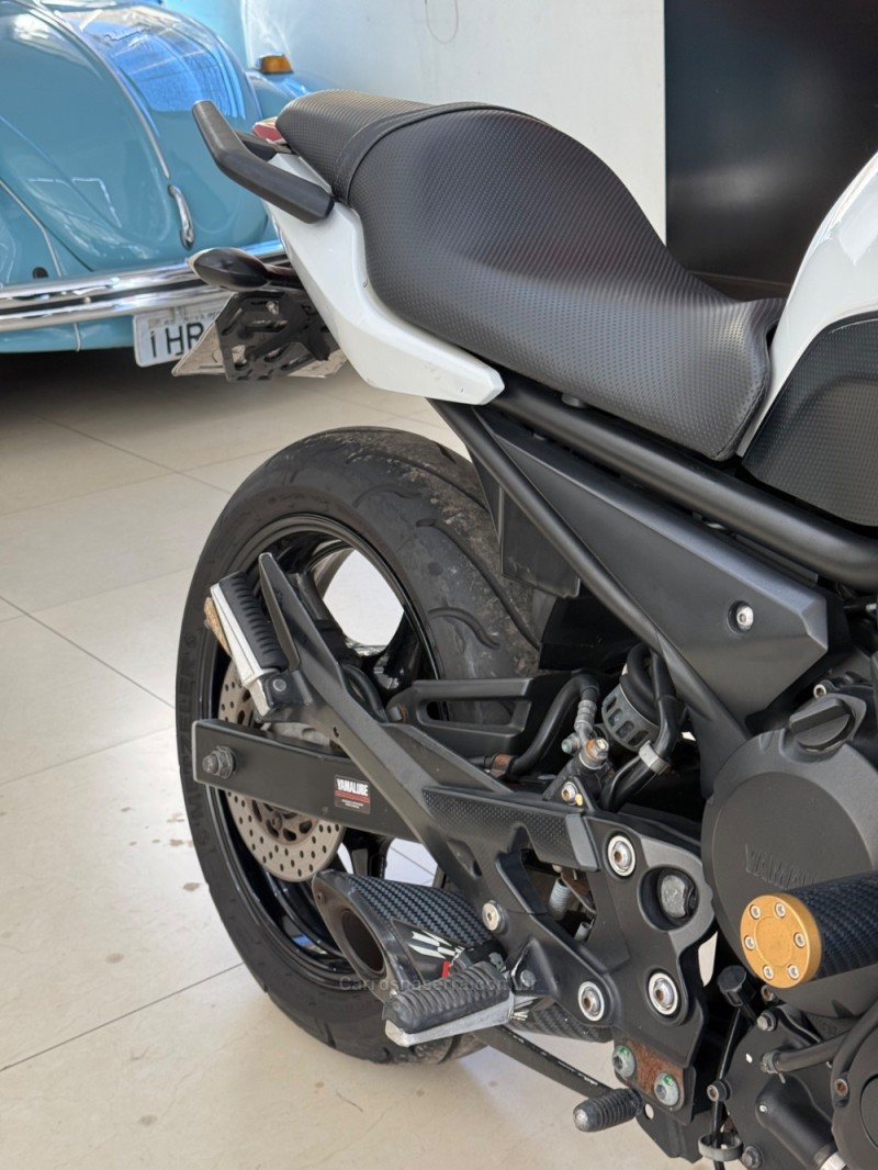 XJ6 N ABS - 2013 - FARROUPILHA