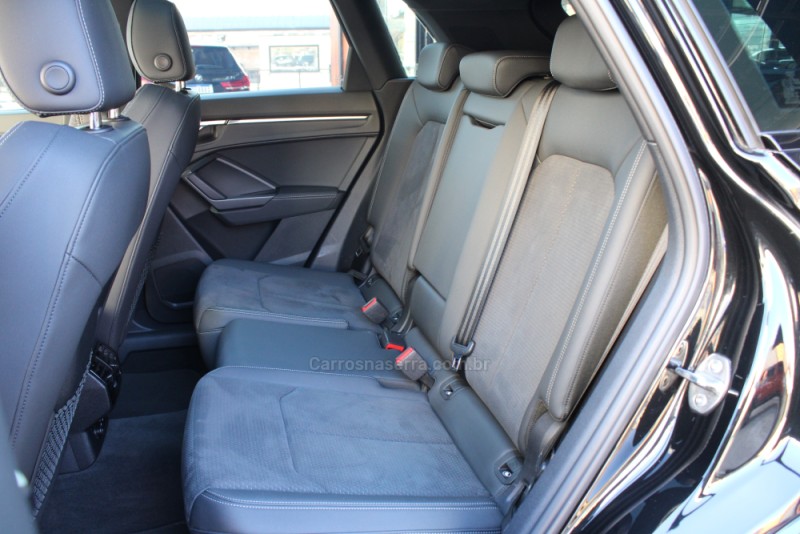Q3 2.0 TFSI PERFORMANCE BLACK QUATTRO GASOLINA 4P AUTOMÁTICO - 2023 - CAXIAS DO SUL
