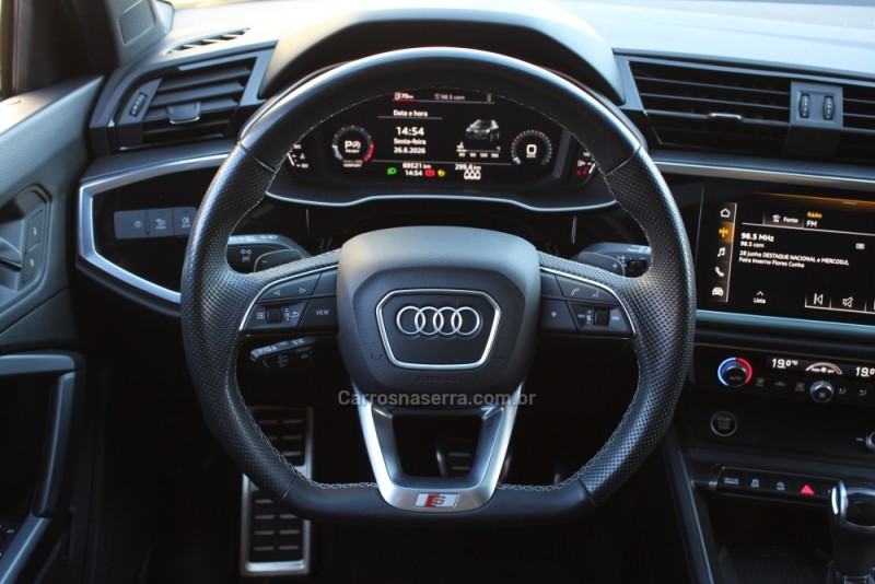 Q3 2.0 TFSI PERFORMANCE BLACK QUATTRO GASOLINA 4P AUTOMÁTICO - 2023 - CAXIAS DO SUL