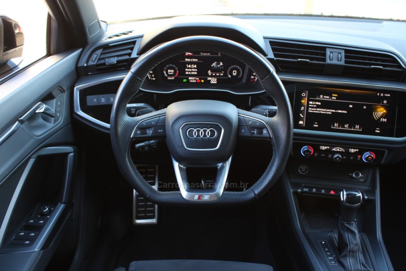 Q3 2.0 TFSI PERFORMANCE BLACK QUATTRO GASOLINA 4P AUTOMÁTICO - 2023 - CAXIAS DO SUL