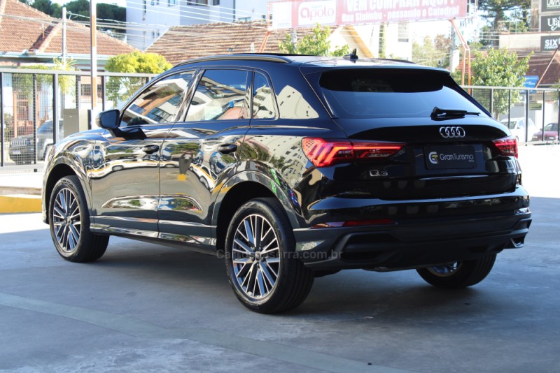 Q3 2.0 TFSI PERFORMANCE BLACK QUATTRO GASOLINA 4P AUTOMÁTICO - 2023 - CAXIAS DO SUL