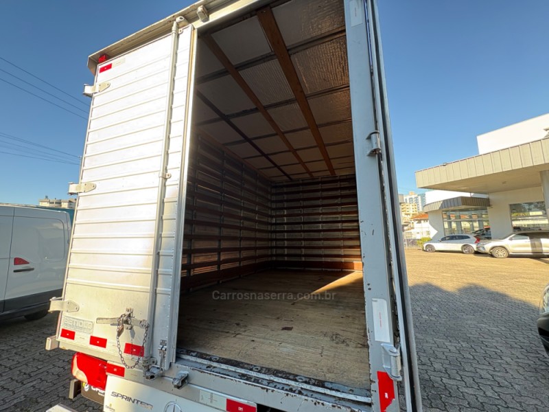 SPRINTER 2.2 CHASSI 517 LONGO TURBO DIESEL 3P MANUAL - 2023 - FARROUPILHA