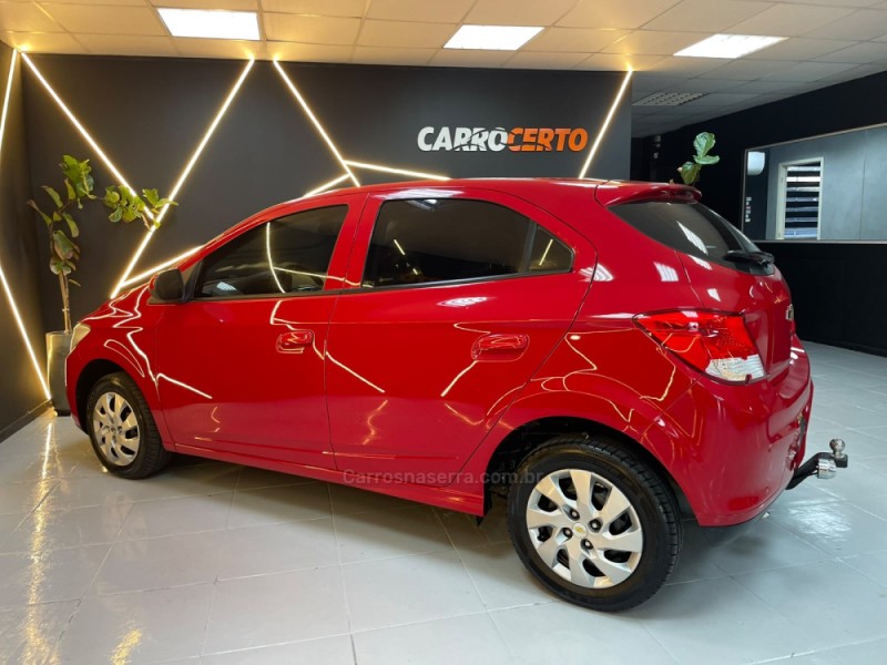 ONIX 1.0 LT 12V FLEX 4P MANUAL - 2014 - NOVO HAMBURGO