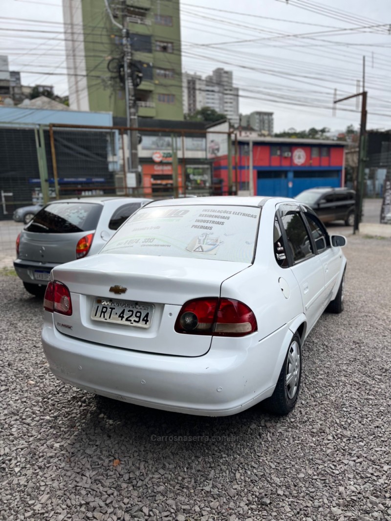 CLASSIC 1.0 MPFI 8V GASOLINA 4P MANUAL - 2011 - CAXIAS DO SUL