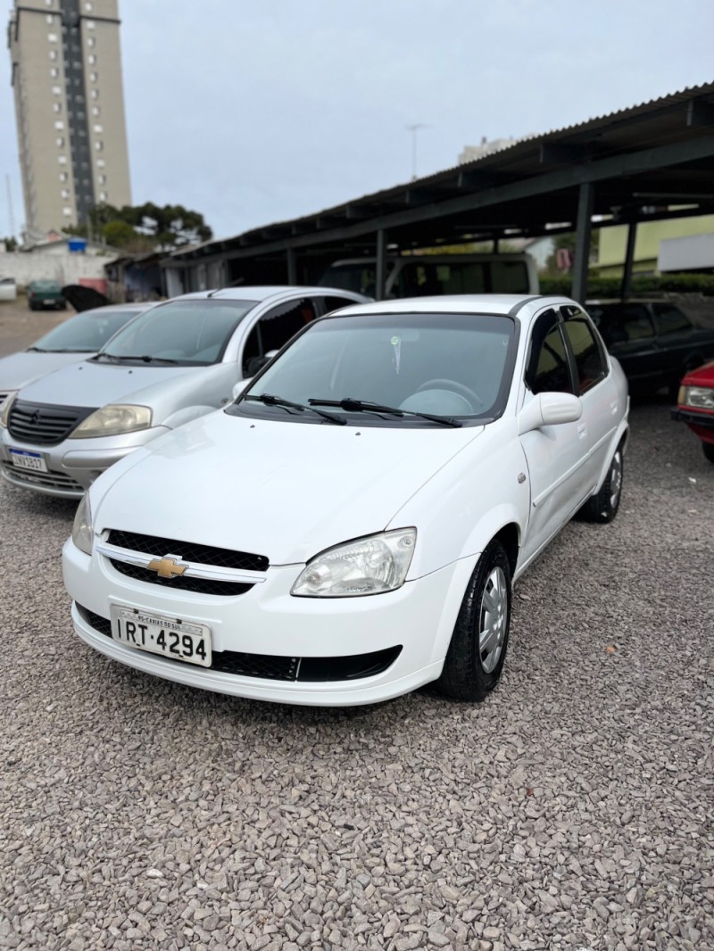 CLASSIC 1.0 MPFI 8V GASOLINA 4P MANUAL - 2011 - CAXIAS DO SUL