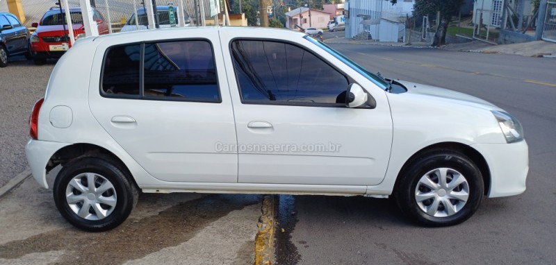 CLIO 1.0 EXPRESSION 16V FLEX 4P MANUAL - 2016 - FARROUPILHA