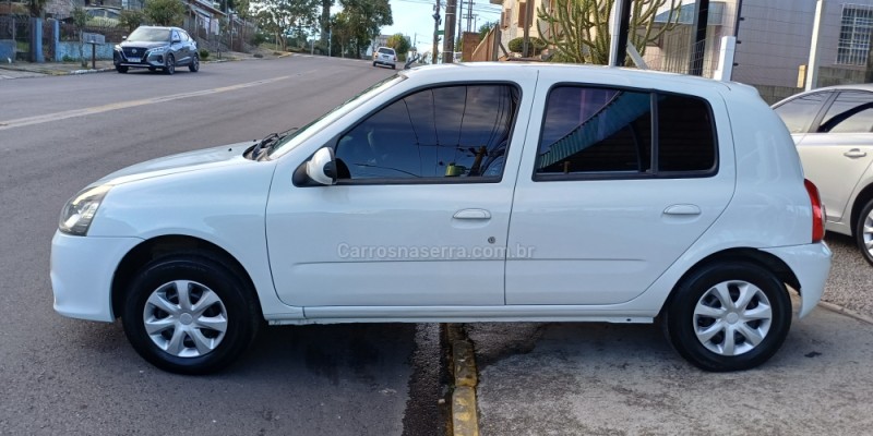 CLIO 1.0 EXPRESSION 16V FLEX 4P MANUAL - 2016 - FARROUPILHA