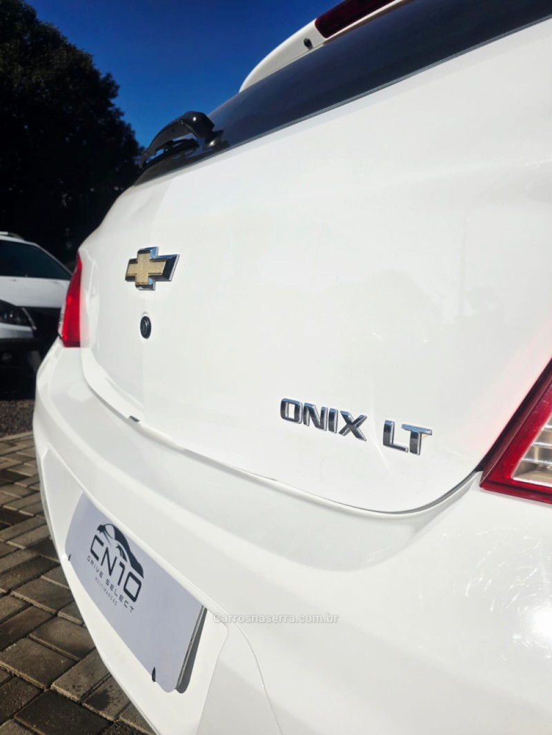 ONIX 1.0 LT 12V TURBO FLEX 4P MANUAL - 2015 - LAJEADO