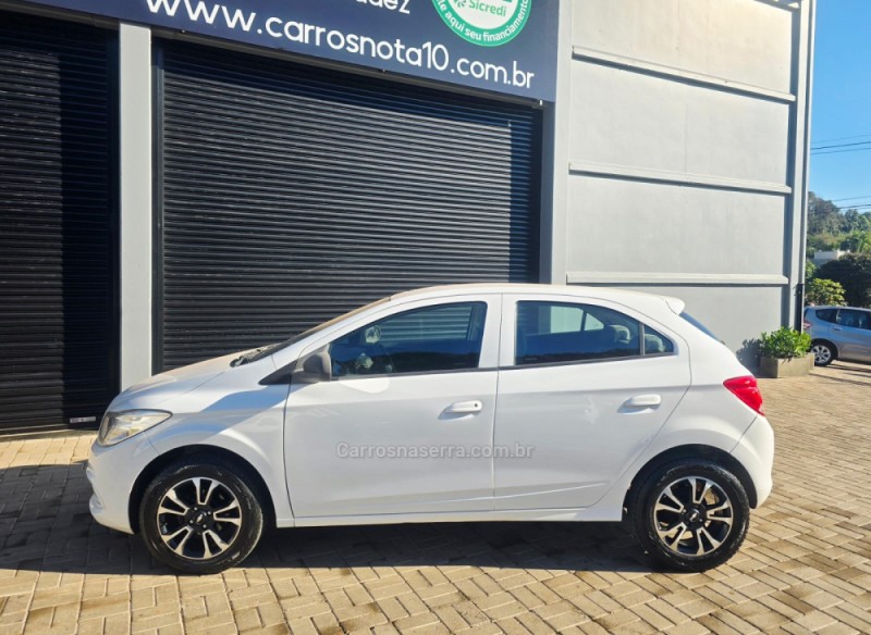ONIX 1.0 LT 12V FLEX 4P MANUAL - 2015 - LAJEADO