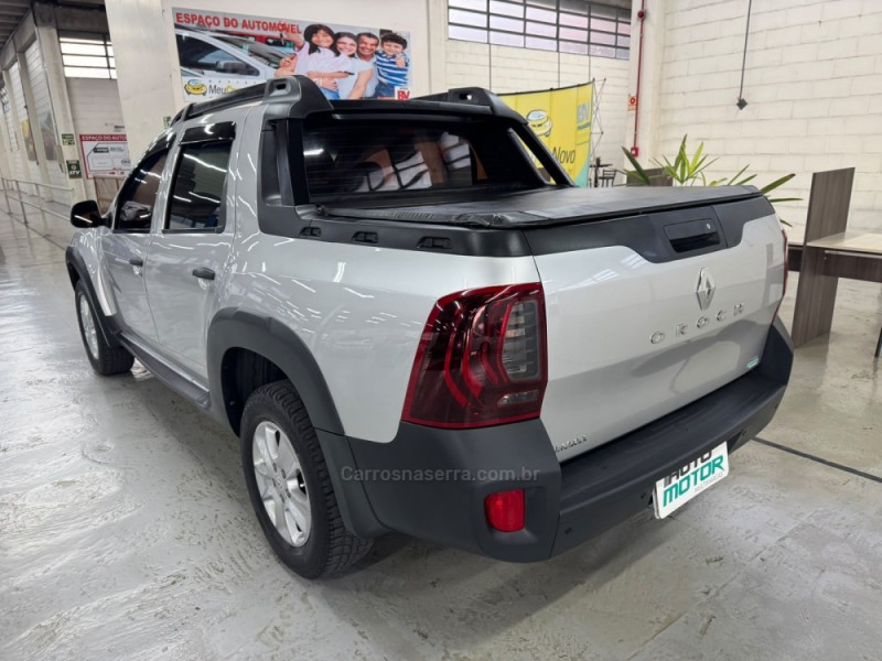 DUSTER OROCH 1.6 16V FLEX EXPRESSION 4P MANUAL - 2016 - CAXIAS DO SUL