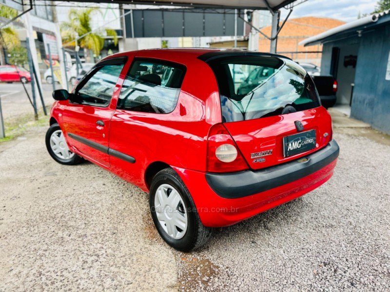 CLIO 1.0 AUTHENTIQUE 8V GASOLINA 2P MANUAL - 2005 - CAXIAS DO SUL